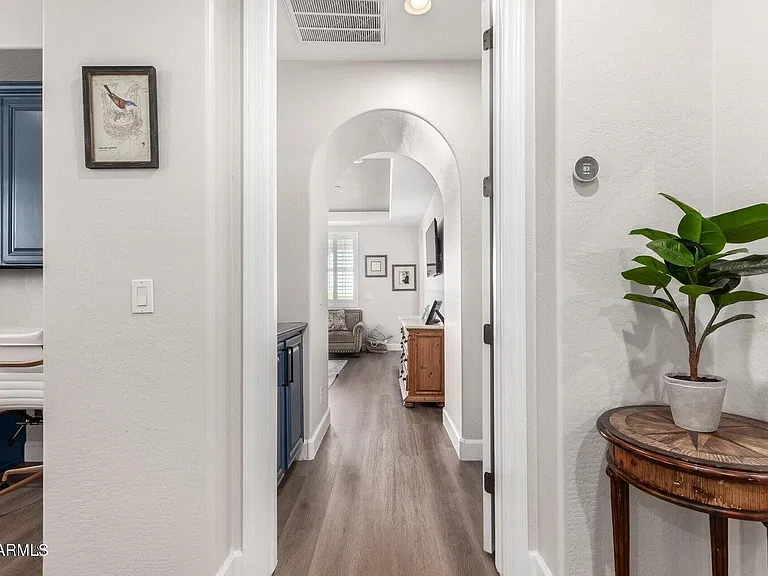 4173 N Village St — Photo 30