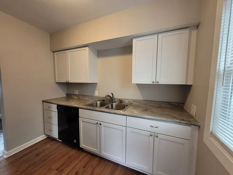 2237 S Union St — Photo 5