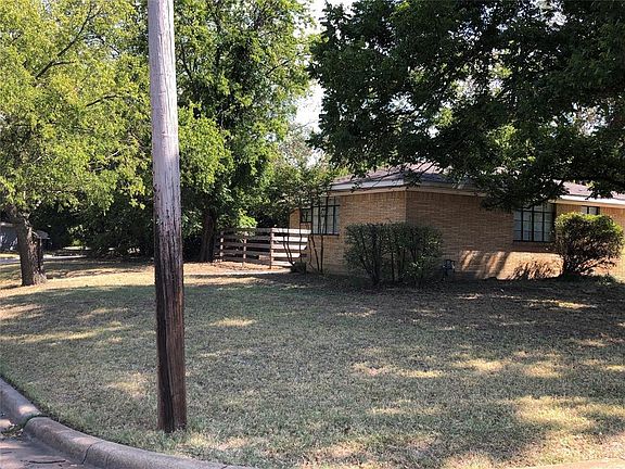 2nd image of 4765 Trail Lake Dr