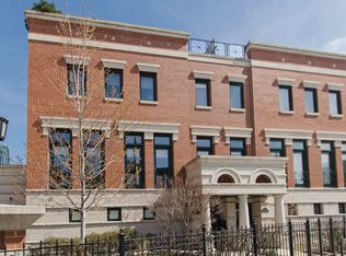 420 W Armitage Ave, Chicago, IL
