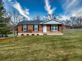 1101 W Mailback Way, Crestwood, KY 40014