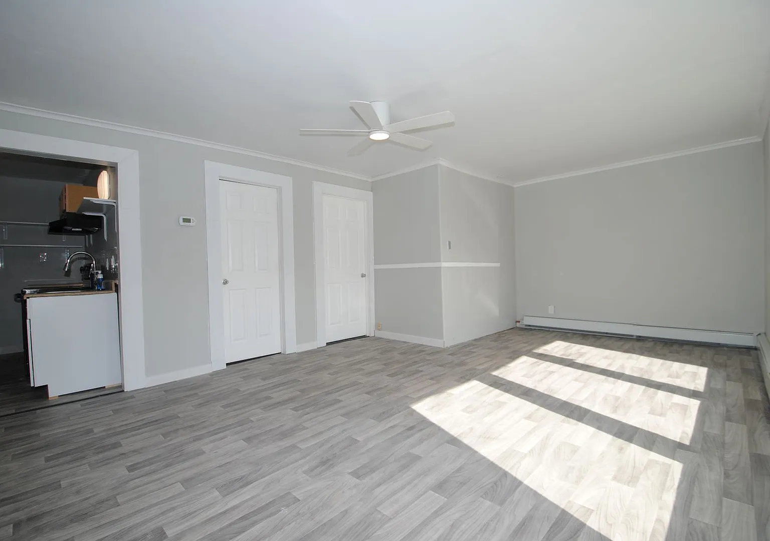Farewell Avenue (230) — Photo 2