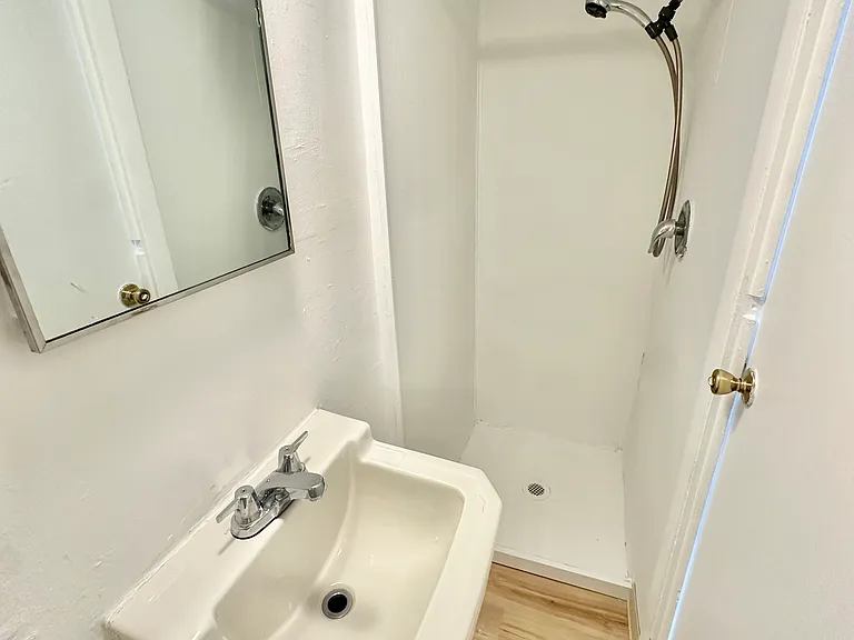 301 Somerset St #C — Photo 6