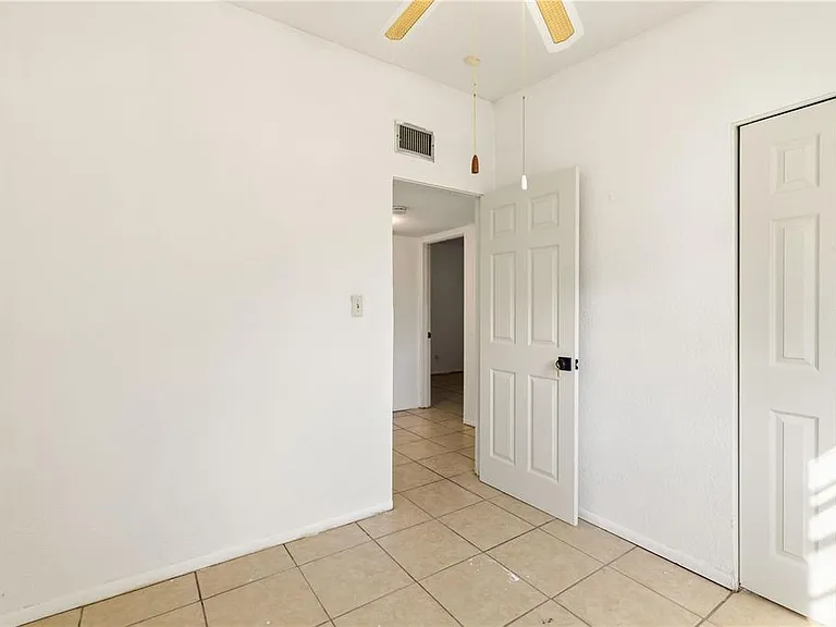 2615 9th Avenue Dr E — Photo 14