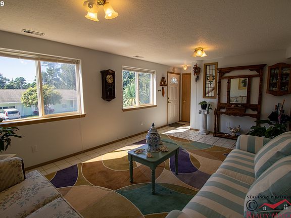 3rd image of 5410 Palisades Dr