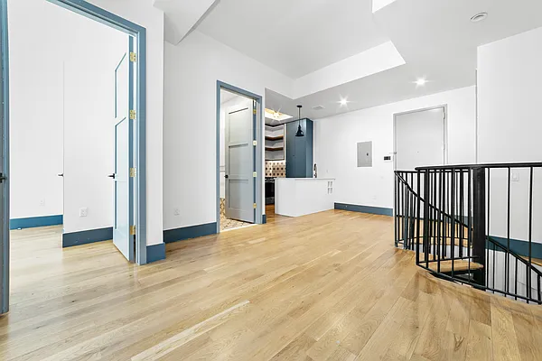 Rented by MNS | media 17