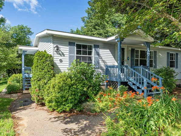 16 Lilac Lane, Belmont, NH 03220