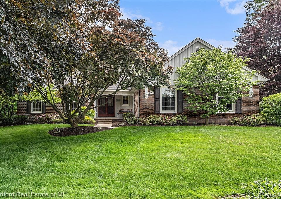 37715 W Meadowhill Dr, Northville, MI 48167 | Zillow