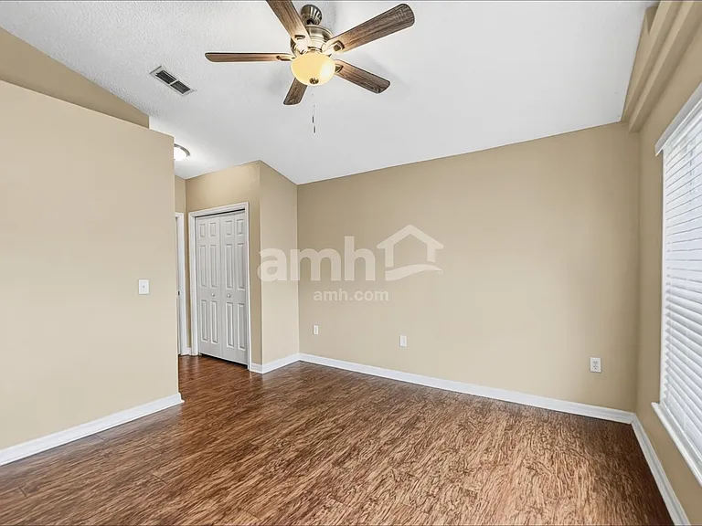 950 Woodsong Way — Photo 8