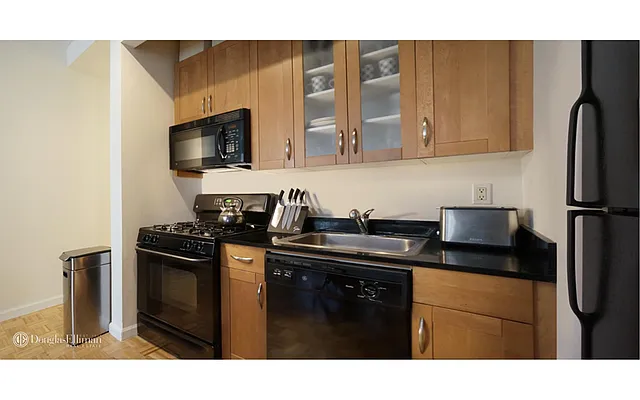 Rented by Douglas Elliman | media 30