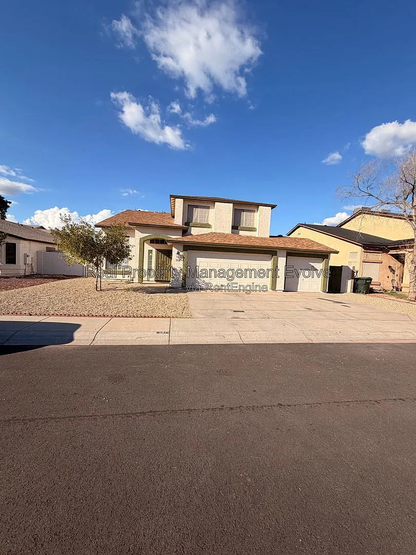4 bed, 2.5 bath, 2168 sqft, $2,625 — Photo 1