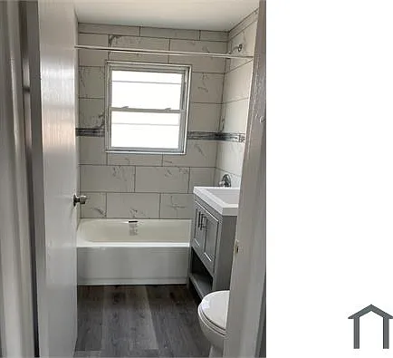 2129 W 119th St #10 — Photo 4