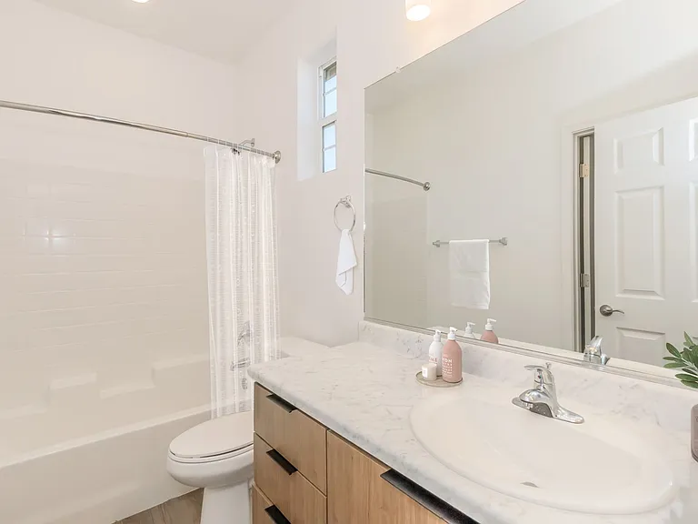 San Luciano Townhomes — Photo 31