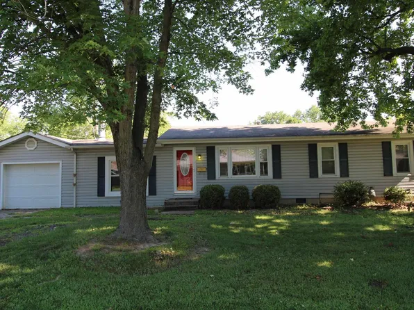 712 W Lovell St, Salem, IL 62881