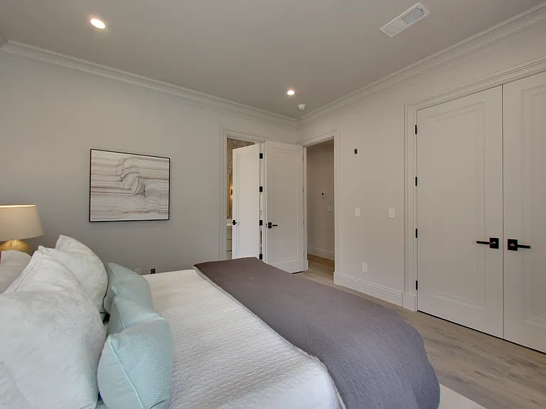 970 Chestnut St #7 — Photo 20