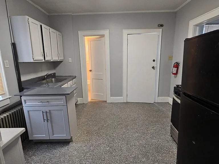 13-19 Warren St #19B1 — Photo 1