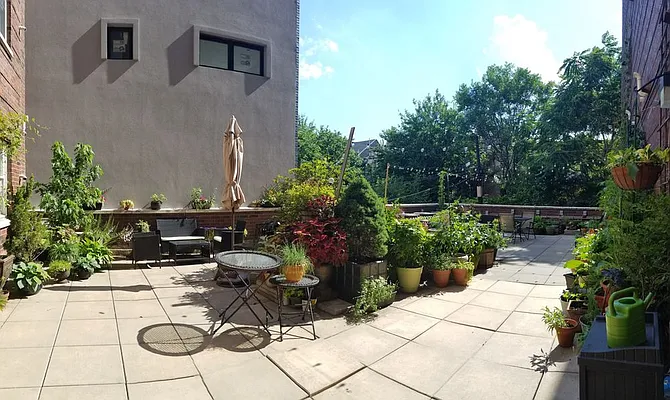 Rented by Zjama Realty Corp | media 13