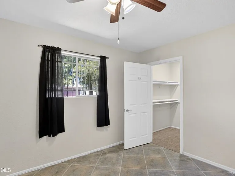 2215 W Butler Dr — Photo 4