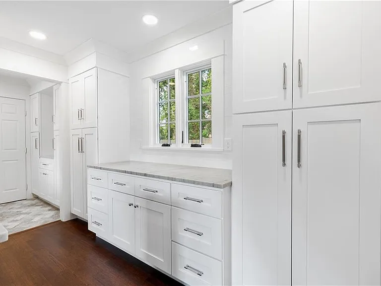 1296 Hilton Dr — Photo 8