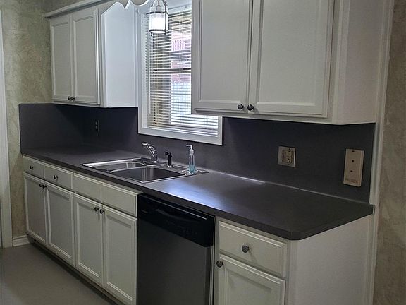 4th image of 404 N 34th St