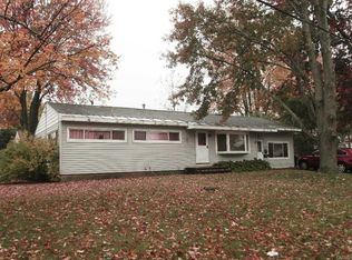 102 Lynnhaven Dr, North Syracuse, NY 13212