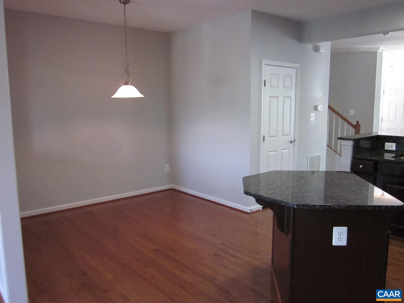 3 bed, 4.0 bath, 2437 sqft, $2,500 — Photo 3