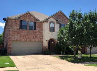 4004 Hollow Lake Rd, Roanoke, TX 76262