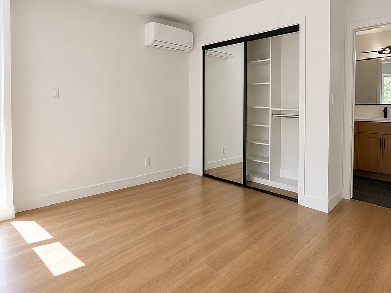 124 N Inglewood Ave #6 — Photo 6