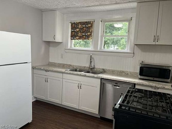5th image of 382 Kling St