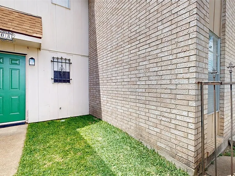 3808 Plainsman Ln — Photo 30
