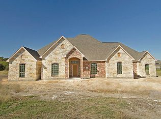 141 Rolling Oaks Ln, Brenham, TX 77833