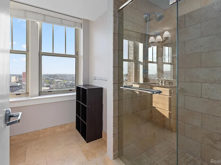 525 W Lafayette Blvd #13C — Photo 21