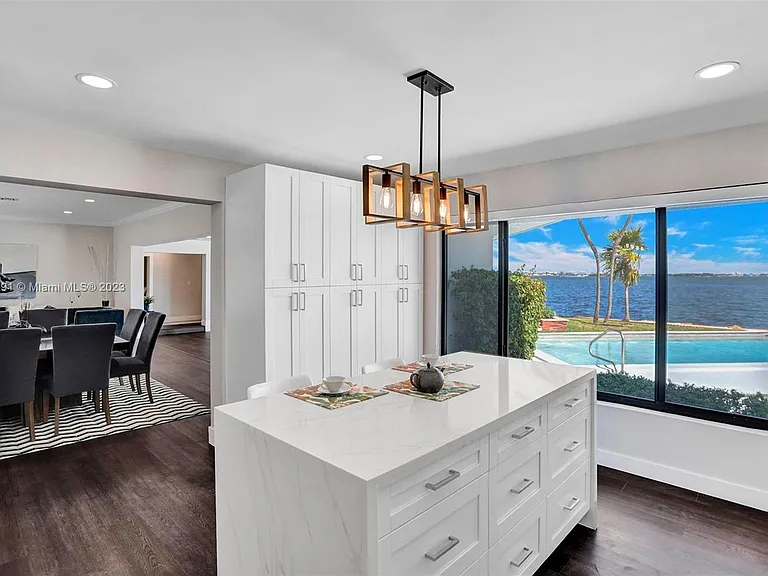 9101 N Bayshore Dr — Photo 12