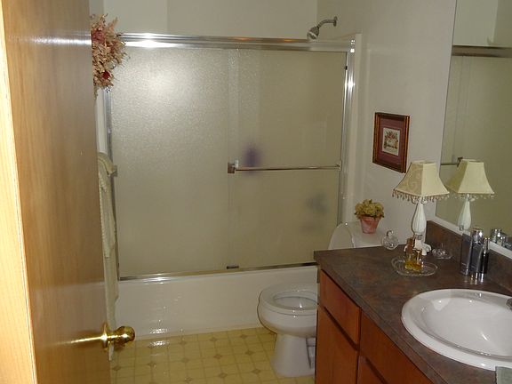 Main bathroom