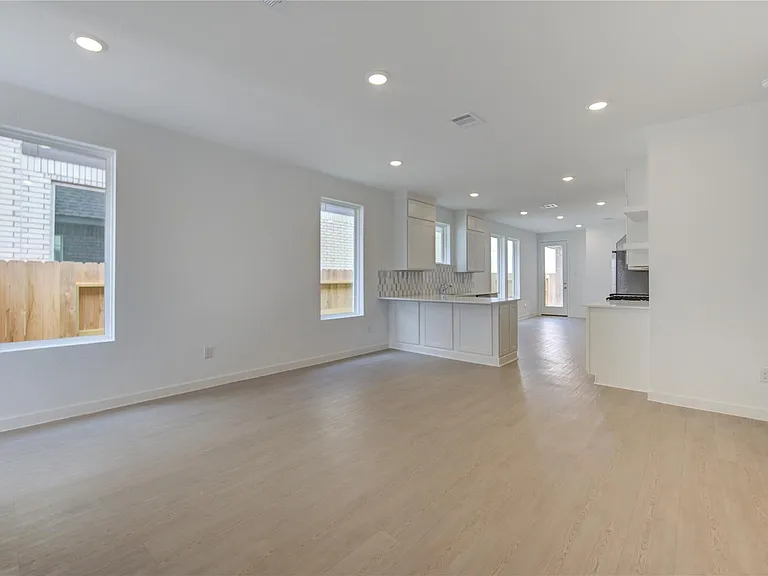 1047 Blue Stone Dr — Photo 9