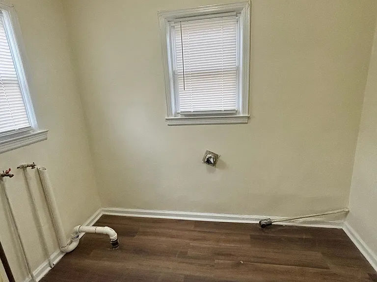 1700 Sonne Ave — Photo 9
