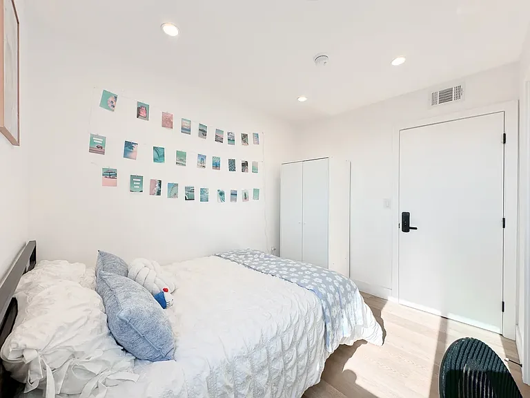 35 1340 1/2 Pl W — Photo 22