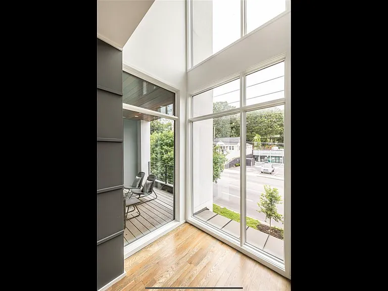 713 Moreland Ave SE #2 — Photo 4