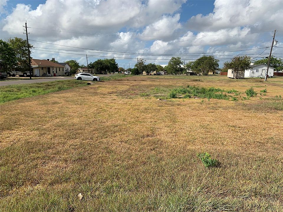 1st image of 423 S Avenue H