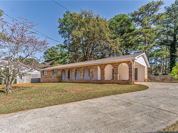 3rd image of 3518 Tracey Dr