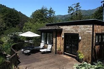 Exterior :: 10 Throckmorton La