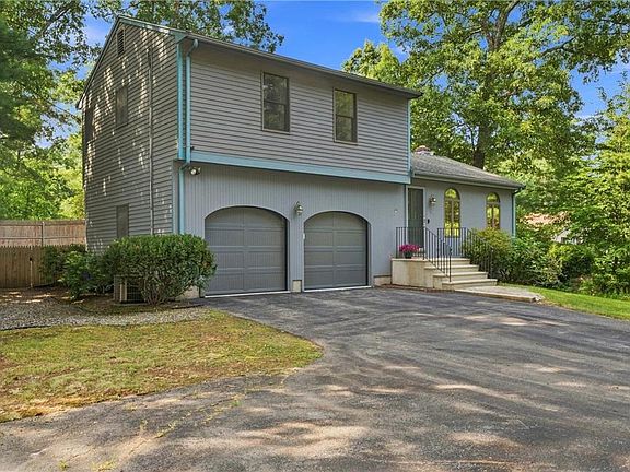 3rd image of 8 Sky View Rd