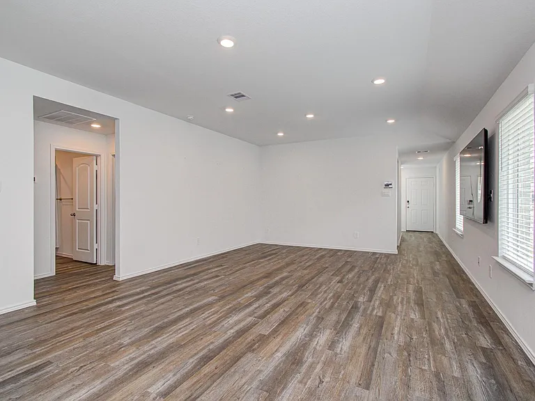6111 Grove Of Pines St — Photo 10