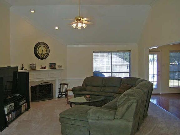 4th image of 117 Rocky Pointe Ct
