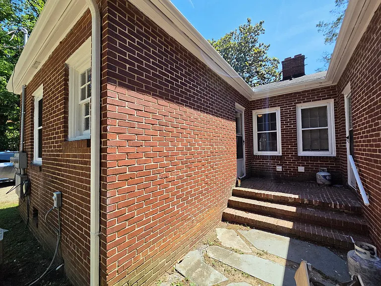 322 W McCubbins St — Photo 10
