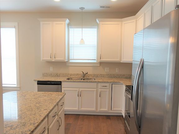 5th image of 15 Bishop Lake Way #1