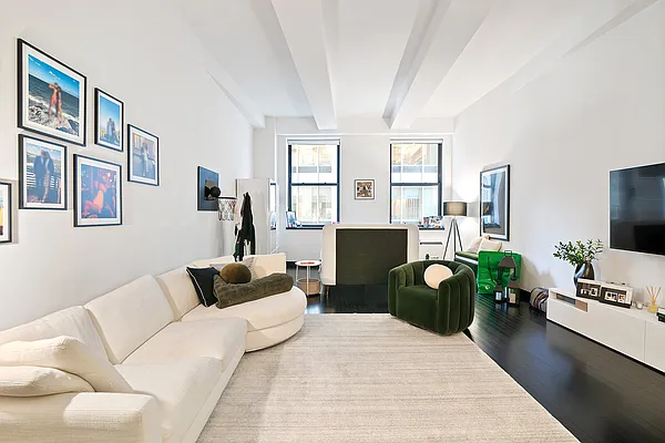 L’Appartement AMERICANA N/S Fooded P/O Aspenhome Cambridge 671210740 Transitional 5-Drawer Bedroom