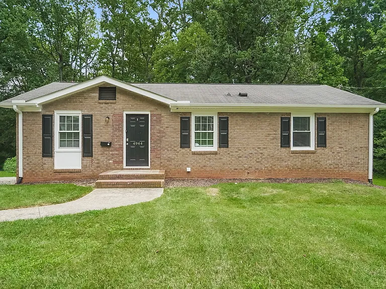 4944 Springview Rd — Photo 1