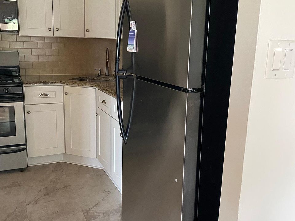 1st image of 3-1379 E 72nd St #3