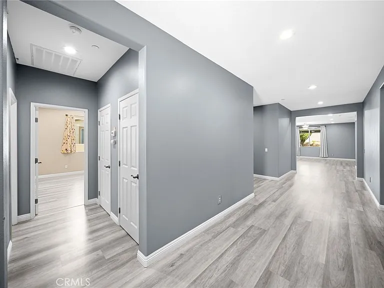1420 Yarrow Ln — Photo 5